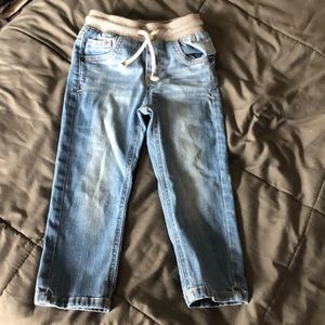 Cat and Jack pull on jeans